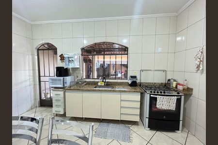 Casa à venda com 218m², 3 quartos e 3 vagas