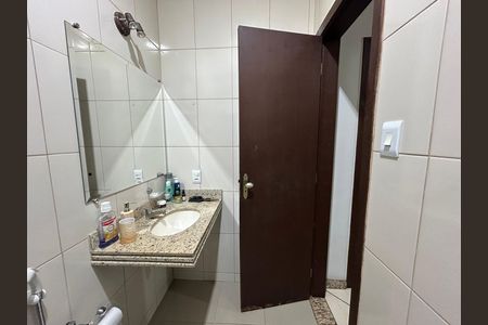Casa à venda com 218m², 3 quartos e 3 vagas