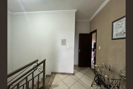 Casa à venda com 218m², 3 quartos e 3 vagas