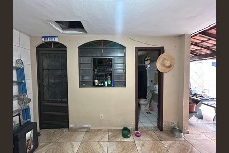 Casa à venda com 218m², 3 quartos e 3 vagas
