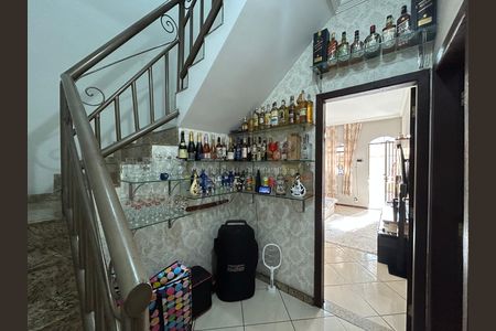 Casa à venda com 218m², 3 quartos e 3 vagas