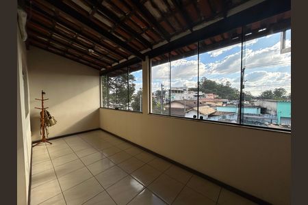Casa à venda com 218m², 3 quartos e 3 vagas