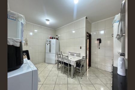 Casa à venda com 218m², 3 quartos e 3 vagas