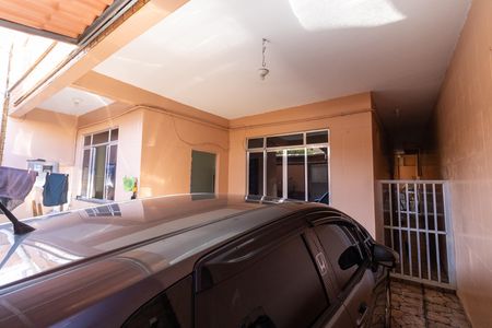 Casa à venda com 200m², 3 quartos e 1 vaga Casa à venda com 200m², 3 quartos e 1 vagaGaragem