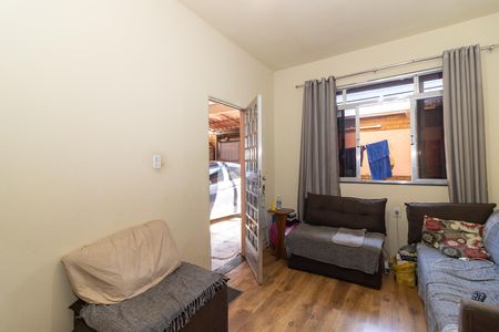 Casa à venda com 200m², 3 quartos e 1 vaga Casa à venda com 200m², 3 quartos e 1 vagaSala