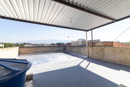 Casa à venda com 200m², 3 quartos e 1 vaga Casa à venda com 200m², 3 quartos e 1 vagaTerraço