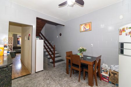 Casa à venda com 200m², 3 quartos e 1 vaga Casa à venda com 200m², 3 quartos e 1 vagaCopa