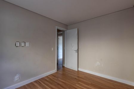 Apartamento à venda com 147m², 3 quartos e 2 vagas Apartamento à venda com 147m², 3 quartos e 2 vagasQuarto 2