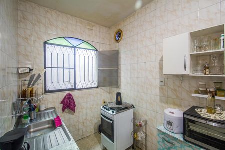 Casa à venda com 70m², 3 quartos e 2 vagasCozinha e Área de Serviço
