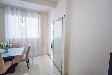 Sala de casa à venda com 3 quartos, 70m² em Realengo, Rio de Janeiro