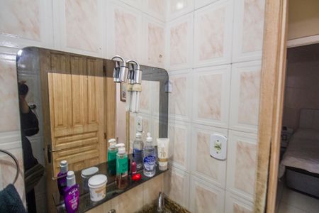 Casa à venda com 70m², 3 quartos e 2 vagasBanheiro