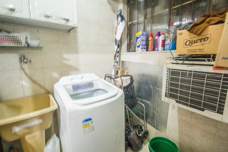 Casa à venda com 70m², 3 quartos e 2 vagasCozinha e Área de Serviço