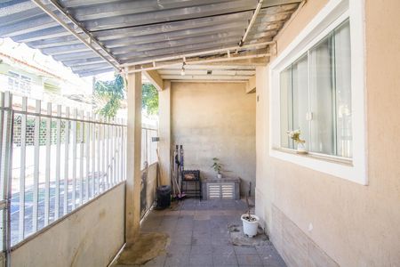 Casa à venda com 70m², 3 quartos e 2 vagasÁrea externa