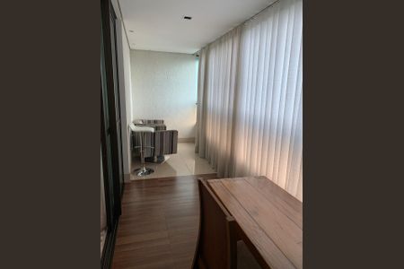 Apartamento para alugar com 154m², 4 quartos e 3 vagas