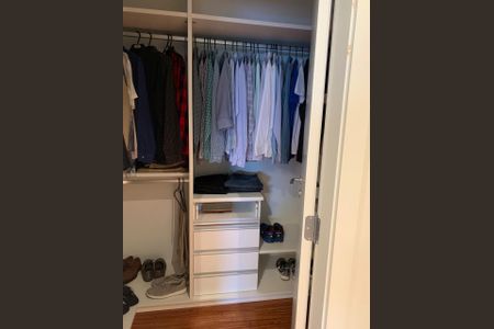 Apartamento para alugar com 154m², 4 quartos e 3 vagas