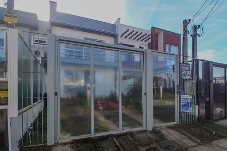Casa para alugar com 137m², 3 quartos e 1 vaga Casa para alugar com 137m², 3 quartos e 1 vagaFachada