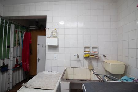 Casa à venda com 100m², 3 quartos e 4 vagas Casa à venda com 100m², 3 quartos e 4 vagasÁrea de Serviço