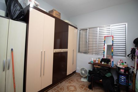 Casa à venda com 100m², 3 quartos e 4 vagas Casa à venda com 100m², 3 quartos e 4 vagasQuarto 2