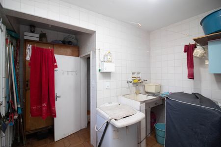 Casa à venda com 100m², 3 quartos e 4 vagas Casa à venda com 100m², 3 quartos e 4 vagasÁrea de Serviço