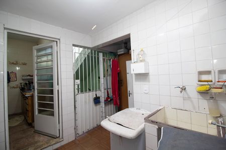 Casa à venda com 100m², 3 quartos e 4 vagas Casa à venda com 100m², 3 quartos e 4 vagasÁrea de Serviço