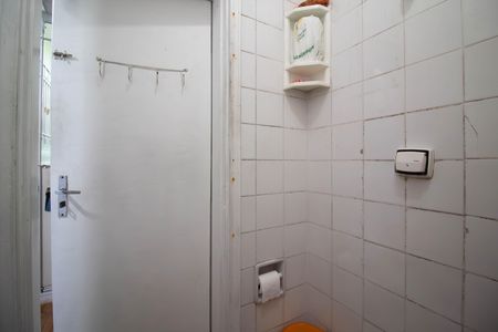 Casa à venda com 100m², 3 quartos e 4 vagas Casa à venda com 100m², 3 quartos e 4 vagasBanheiro de serviço