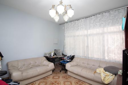 Casa à venda com 100m², 3 quartos e 4 vagas Casa à venda com 100m², 3 quartos e 4 vagasSala