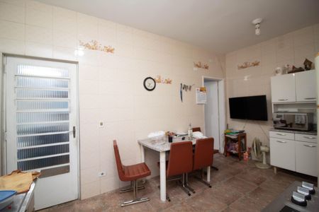 Casa à venda com 100m², 3 quartos e 4 vagas Casa à venda com 100m², 3 quartos e 4 vagasCozinha