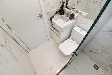 Casa de condomínio à venda com 270m², 3 quartos e 2 vagasBanheiro 3