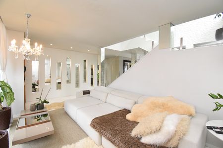 Casa de condomínio à venda com 270m², 3 quartos e 2 vagasSala