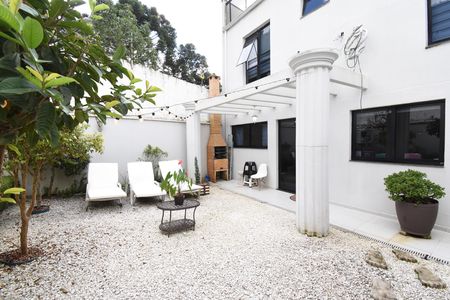 Casa de condomínio à venda com 270m², 3 quartos e 2 vagasÁrea externa
