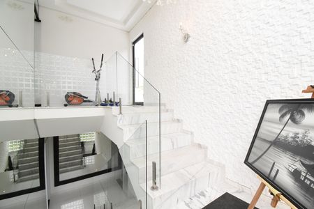 Casa de condomínio à venda com 270m², 3 quartos e 2 vagasCorredor/Escadas