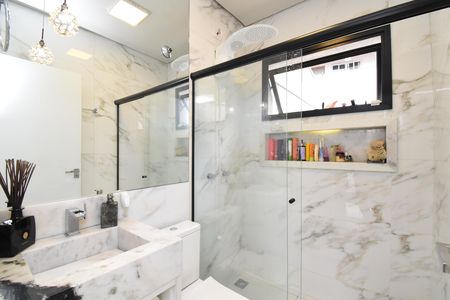 Casa de condomínio à venda com 270m², 3 quartos e 2 vagasBanheiro 3