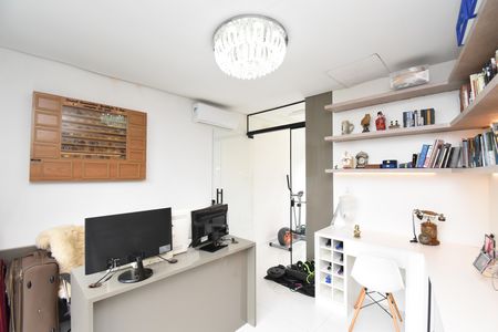 Casa de condomínio à venda com 270m², 3 quartos e 2 vagasEscritório