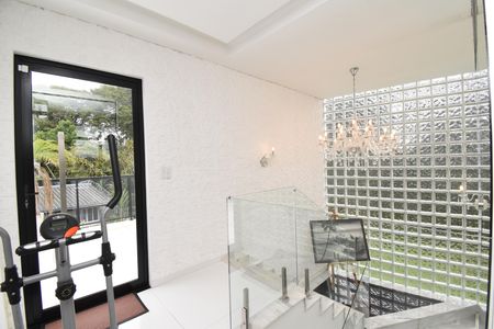 Casa de condomínio à venda com 270m², 3 quartos e 2 vagasEscritório