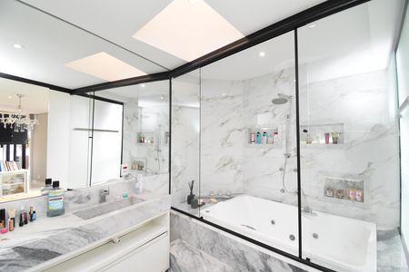 Casa de condomínio à venda com 270m², 3 quartos e 2 vagasBanheiro da Suíte