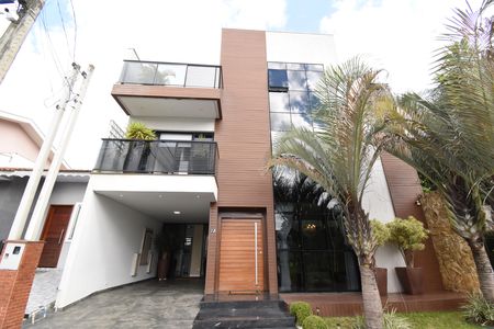 Casa de condomínio à venda com 270m², 3 quartos e 2 vagasFachada