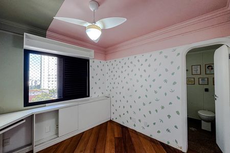 Apartamento à venda com 430m², 3 quartos e 4 vagas Apartamento à venda com 430m², 3 quartos e 4 vagasQuarto 3 - Suíte
