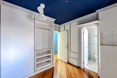 Apartamento à venda com 430m², 3 quartos e 4 vagas Apartamento à venda com 430m², 3 quartos e 4 vagasQuarto 2 - Suíte