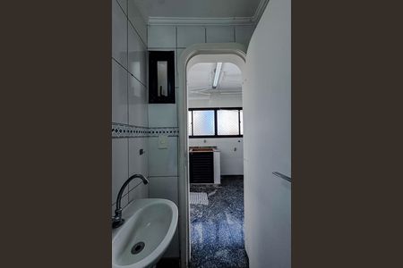 Apartamento à venda com 430m², 3 quartos e 4 vagas Apartamento à venda com 430m², 3 quartos e 4 vagasBanheiro de serviço