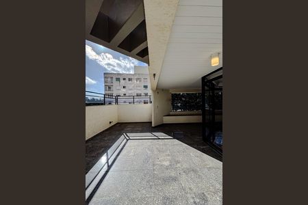 Apartamento à venda com 430m², 3 quartos e 4 vagas Apartamento à venda com 430m², 3 quartos e 4 vagasVaranda