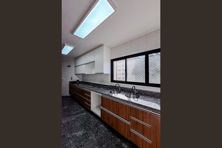 Apartamento à venda com 430m², 3 quartos e 4 vagas Apartamento à venda com 430m², 3 quartos e 4 vagasCozinha