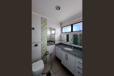 Apartamento à venda com 430m², 3 quartos e 4 vagas Apartamento à venda com 430m², 3 quartos e 4 vagasBanheiro da Suíte 2