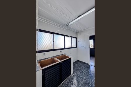Apartamento à venda com 430m², 3 quartos e 4 vagas Apartamento à venda com 430m², 3 quartos e 4 vagasÁrea de Serviço