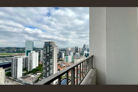 Varanda de kitnet/studio à venda com 1 quarto, 24m² em Pinheiros, São Paulo
