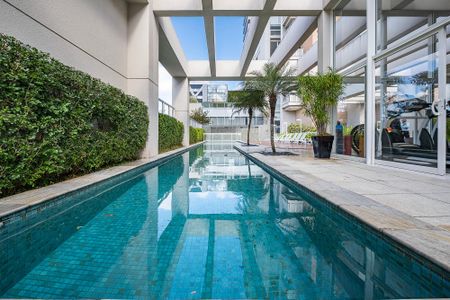 Apartamento à venda com 369m², 3 quartos e 5 vagas Apartamento à venda com 369m², 3 quartos e 5 vagasPiscina