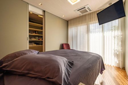 Apartamento à venda com 369m², 3 quartos e 5 vagas Apartamento à venda com 369m², 3 quartos e 5 vagasSuíte 2