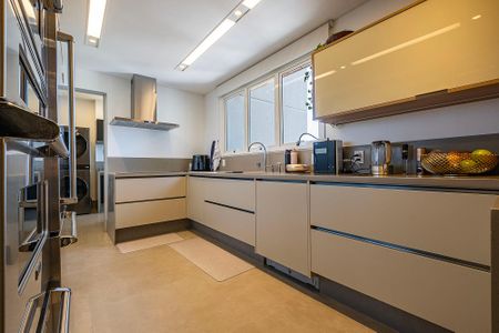 Apartamento à venda com 369m², 3 quartos e 5 vagas Apartamento à venda com 369m², 3 quartos e 5 vagasCozinha