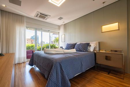 Apartamento à venda com 369m², 3 quartos e 5 vagas Apartamento à venda com 369m², 3 quartos e 5 vagasSuíte 1