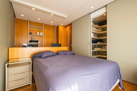 Apartamento à venda com 369m², 3 quartos e 5 vagas Apartamento à venda com 369m², 3 quartos e 5 vagasSuíte 2