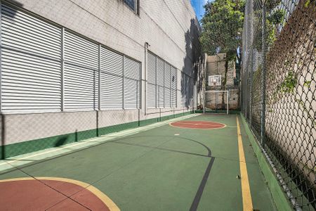 Apartamento à venda com 369m², 3 quartos e 5 vagas Apartamento à venda com 369m², 3 quartos e 5 vagasQuadra